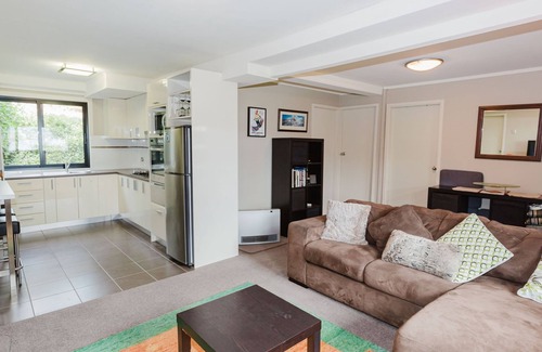 East Jindabyne House | 10 Kanangra Crescent - Entire