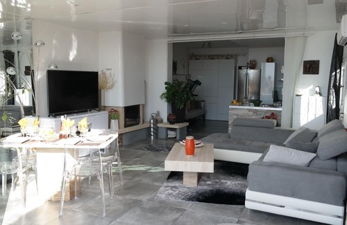 Sanary-sur-Mer Villa | 10 M from the sea in front of the beach of Beaucours.Very quiet