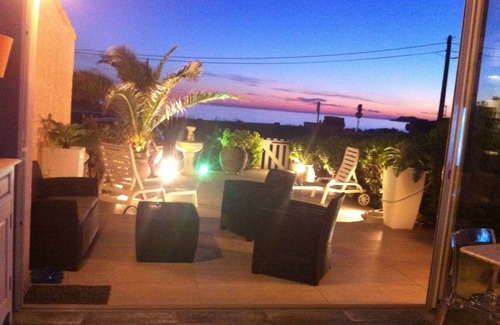 Sanary-sur-Mer Villa | 10 M from the sea in front of the beach of Beaucours.Very quiet