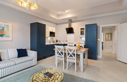 Tenby Apartment | 10 Mansion House - Indoor Pool, Sea Views, Gym
