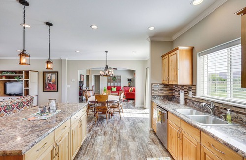 Aztec House | 10 Mi to Aztec Ruins: Family Home w/Large Yard!