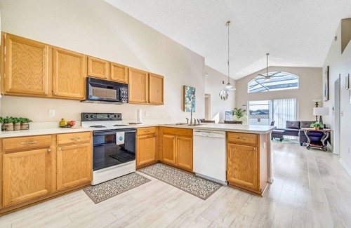 Westridge Villa | 10 Mi to Disney!~COZY, SPACIOUS HOME W/POOL & GAME ROOM🌟4 BR/3 BA☀️
