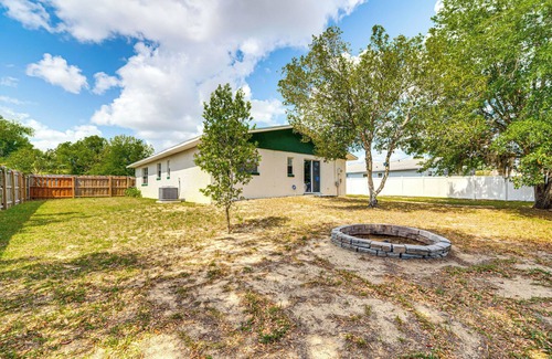 Silver Springs Shores House | 10 Mi to Dtwn Ocala: Dog-Friendly Home w/Fire Pit
