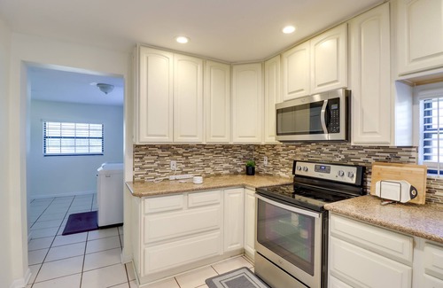 Summerfield House | 10 Mi to Lake Sumter: Home w/Deck in Summerfield