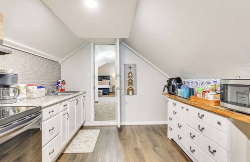 Ono Island Apartment | 10 Mi to Mobile Bay: Family Apt in Silverhill!