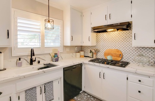 Harbor House | 10 Mi to Redondo Beach: Carson Home w/Pool Table!