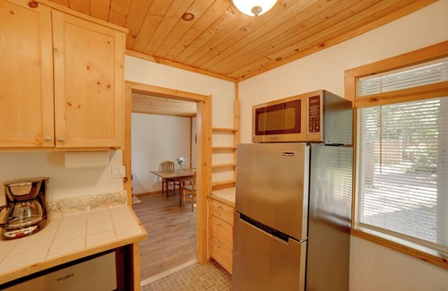 Cobb Apartment | 10 Mi to Twin Pine Casino: Peaceful Cabin Getaway