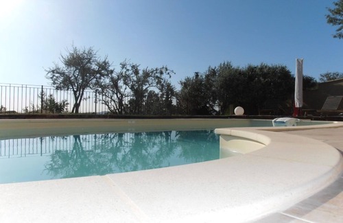 Rochefort-du-Gard Villa | 10 min Avignon Contemporary Villa View Private Pool Quiet wifi landscaped garden