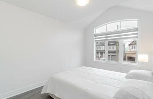 Niagara Falls Villa | 10 min drive from Niagara Falls -Luxury 4BR Villa
