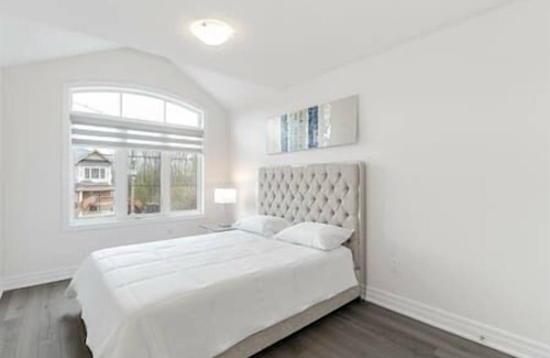 Niagara Falls Villa | 10 min drive from Niagara Falls -Luxury 4BR Villa