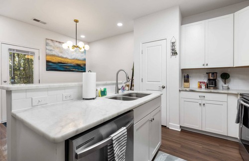Charlotte House | 10 Min From Downtown & Airport! Fenced-In Yard