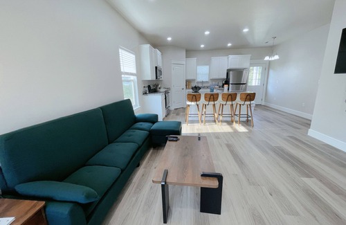 Durant House | 10 min to Casino, 2b/1b cozy new home in 2025