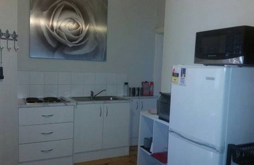 Prospect House | 10 min to CBD passing Adelaide Oval CBD. This is a Gentlemans bungalow