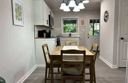 Southwest Raleigh House | 10 Min to Downtown | Desk | Fenced Yard | Wi-Fi