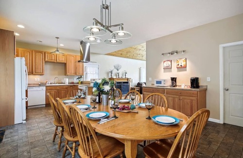 Skyland House | 10 MIN to DT, 15 MIN to Biltmore, Fire pit, View