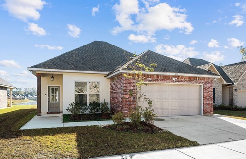 Highlands - Perkins House | 10 min to LSU and Laberge Casino - Brand New Lakefront House Quiet n Safe
