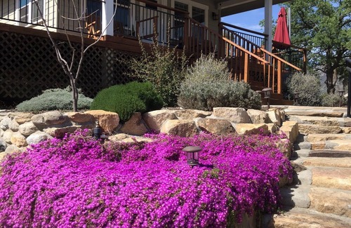 Three Rivers House | 10 min to Sequoia - Stunning 3 bdrm2bth w/PICKLEBALL COURT riverside!