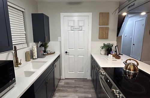 Central Arlington House | 10 Min walk to AT&T Stadium!