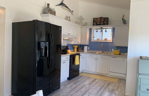 Jamaica Beach Cottage | 10 Min Walk to Beach, Cozy Family Home