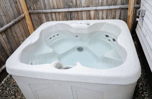 Laconia House | 10 Min Walk to Lake + HOT TUB