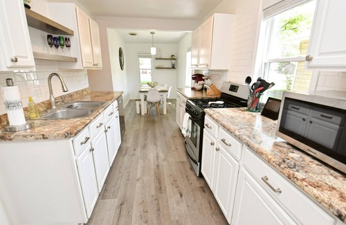 South Bend House | 10 min walk to ND Stadium! (1820)