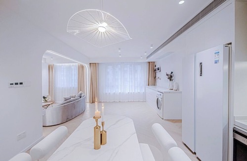 Downtown Shanghai Apartment | 10-min walk to People Square, Shanghai Museum & Xintiandi