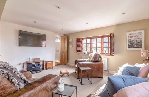 Warfield House | 10 Mins to Ascot Races/Windsor Castle, Rural Views