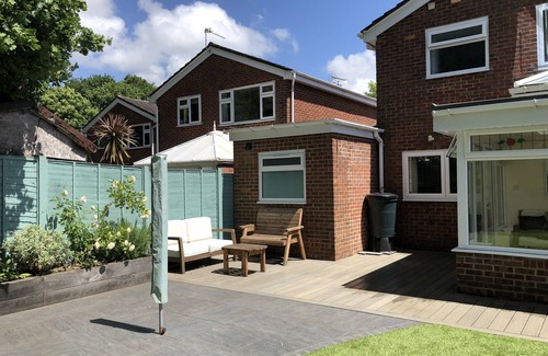 Bournemouth House | 10 mins to Bournemouth Pier with Excellent Wi-Fi.Smart Tv’s. Ample parking.