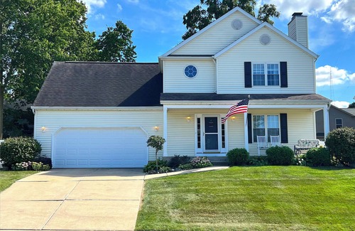 South Bend House | ☘️ 10 mins to Notre Dame, 4 Bedrooms, Garage Park, Restaurants Close. Go Irish!☘️