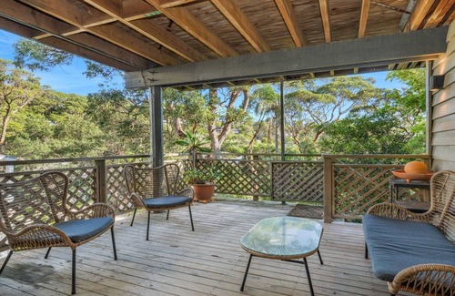 Copacabana House | 10 minute walk to Copacabana Beach, shops and cafes