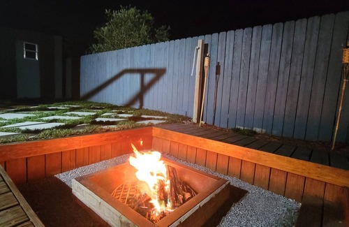 Lakeview House | 10 minutes from downtown w/pool and firepit
