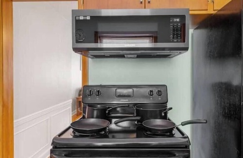 Wauwatosa Apartment | 10 Minutes from Downtown! The Highlands Hideaway