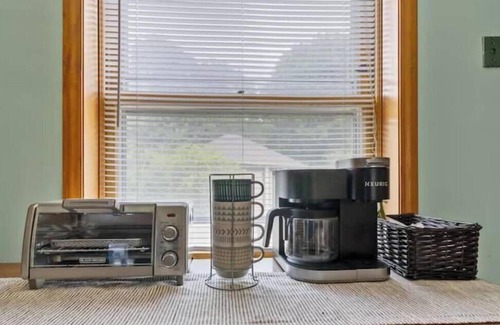 Wauwatosa Apartment | 10 Minutes from Downtown! The Highlands Hideaway