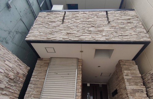 Naniwa Apartment | 10 minutes from JR Namba Station and Subway/Hanshin Sakuragawa Station 5 minutes from JR Ashiwarabashi Station 4 minutes from supermarket One room on one floor, max. 5 people, elevator available, convenient to Namba, Dotonbori and Shinsaibashi