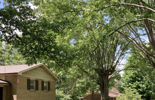 Portland House | 10 minutes from Mist Casino and 45 minutes from downtown Nashville