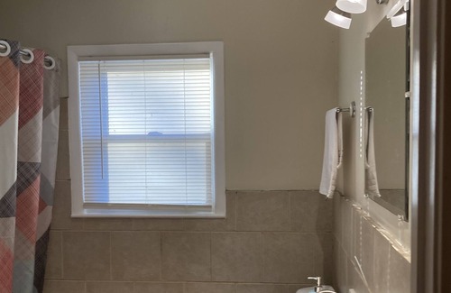 Portland House | 10 minutes from Mist Casino and 45 minutes from downtown Nashville