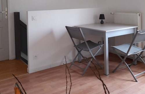 Saujon House | 10 minutes from the beaches of ROYAN, terrace, BRIGHT, COMFORT, WIFI and LINEN