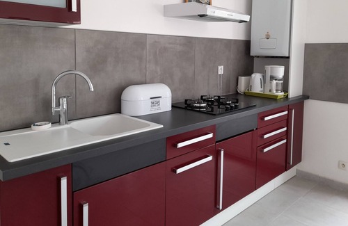 Saujon House | 10 minutes from the beaches of ROYAN, terrace, BRIGHT, COMFORT, WIFI and LINEN