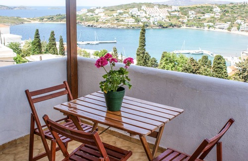 Ydrousa Apartment | 10 minutes from the centre