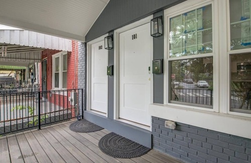 Northeast Condo | 10 minutes from the Downtown with lot of restaurants and at a walking distance
