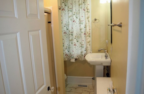 Alton Cottage | 10 minutes from VIR. Great bass fishing! Rustic cottage on large private pond.