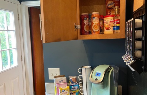 Parma House | 10 minutes to Downtown Cleveland - Entire 3B/1Bath Pets Allowed