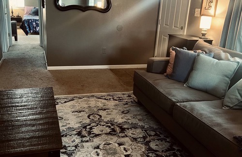 Yantis House | 10 minutes to Lake Fork boat ramp, cozy 2 bedroom 1 bath with boat parking