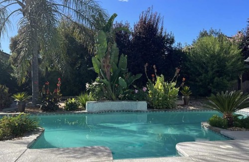 Dixon House | 10 Minutes to UC Davis Napa 40min Sac 30 and Lake Tahoe 3 hrs OFF 80 eateries!