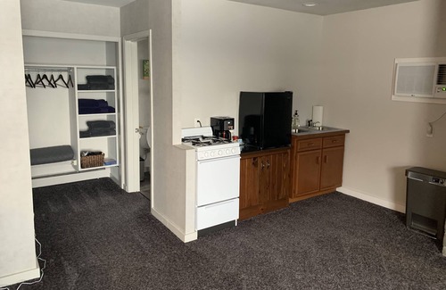 Hector Apartment | 10 Minutes to Watkins Glen -Lake view by wineries!