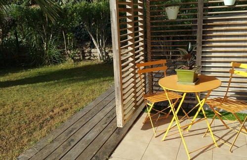 Saint-Laurent-du-Var Bed & Breakfast | 10 MN FROM NICE AIRPORT, SEA VIEW, CONTINUED ON TERRACE AND GARDEN