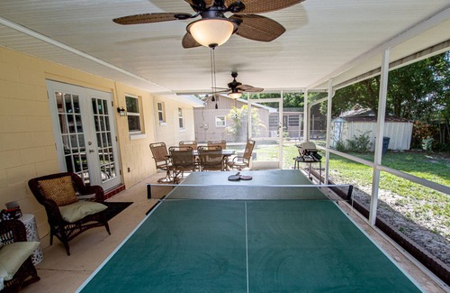 Cypress Gardens House | 10% Off Thru 2/28~Family Fun Times~Pet Friendly~Foosball~Ping Pong~45 minutes to Disney