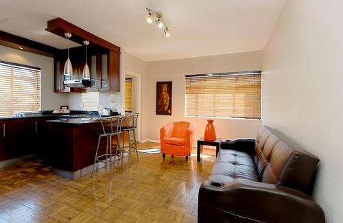 Port Elizabeth Central Hotel | 10 on Cape