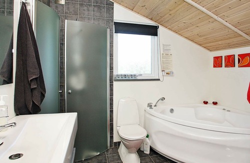 Lild Strand House | 10 person holiday home in Frøstrup