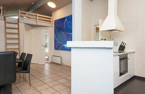 Grønninghoved Strand House | 10 person holiday home in Sjølund